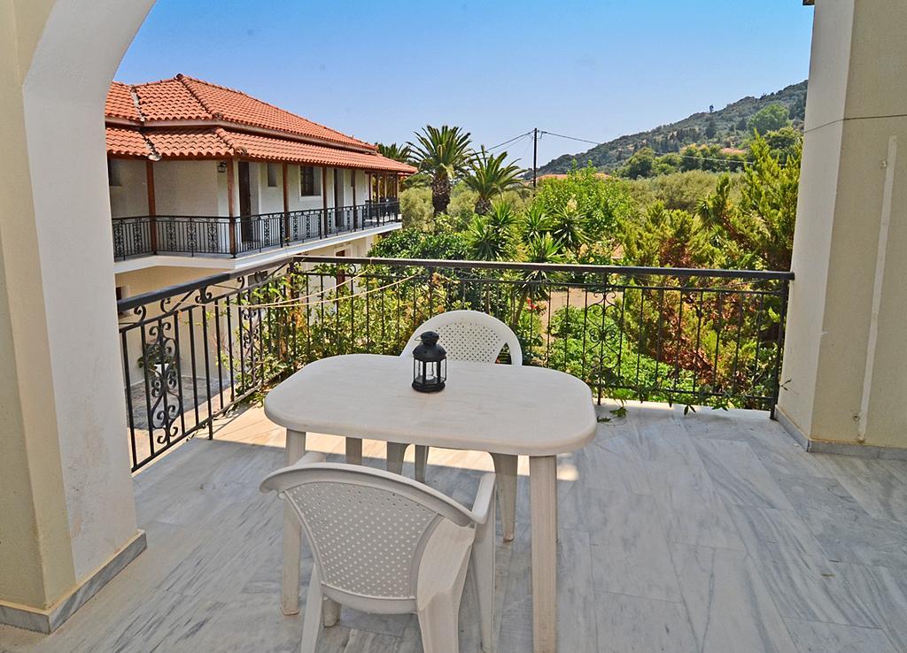 Athina Apartments Argassi Exterior foto
